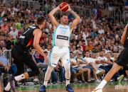 XINGKONG-公牛前途光明！，东契奇新星重返赛场表现突出上演精彩一战(公路求生我有空间小农场)