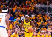 星空体育-西亚卡姆在中国队比赛中反败为胜，表现优异引发热议！赢得满堂喝彩(巴黎奥运会引发热议)