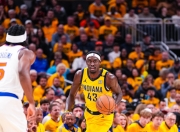 星空体育-西亚卡姆在中国队比赛中反败为胜，表现优异引发热议！赢得满堂喝彩(巴黎奥运会引发热议)